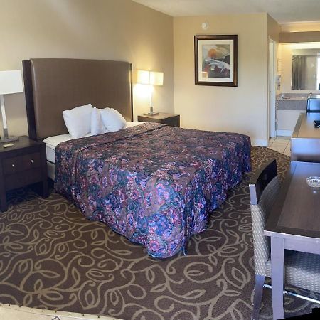 Hilltop Inn Pittsburgh Crafton Bagian luar foto