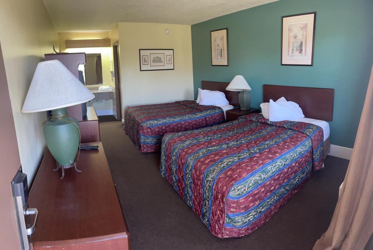 Hilltop Inn Pittsburgh Crafton Bagian luar foto