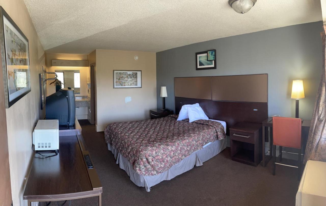 Hilltop Inn Pittsburgh Crafton Bagian luar foto