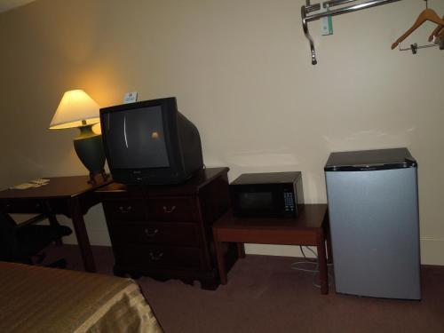 Hilltop Inn Pittsburgh Crafton Bagian luar foto