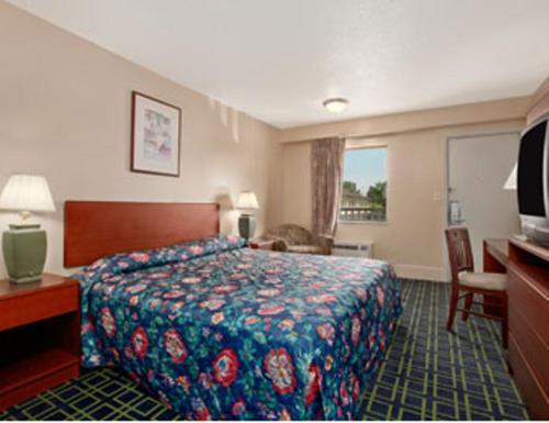 Hilltop Inn Pittsburgh Crafton Bagian luar foto