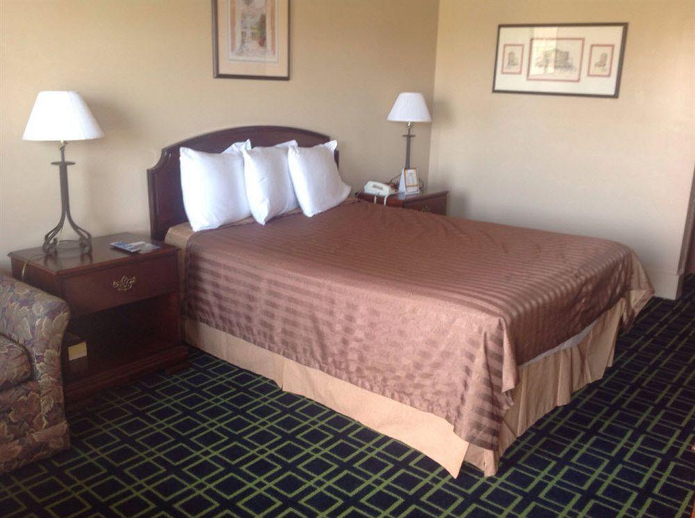 Hilltop Inn Pittsburgh Crafton Bagian luar foto