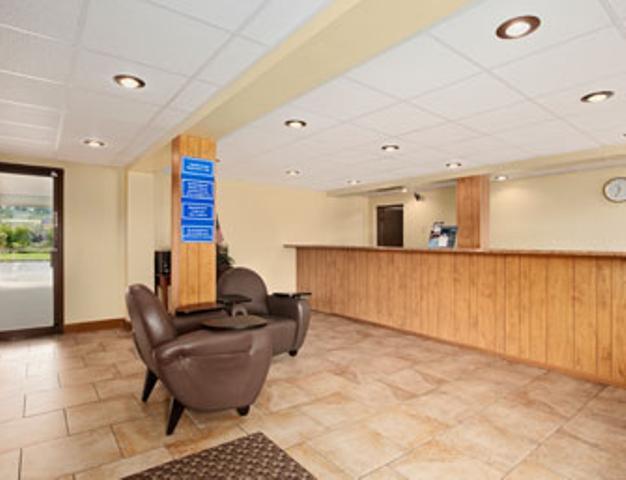 Hilltop Inn Pittsburgh Crafton Bagian luar foto